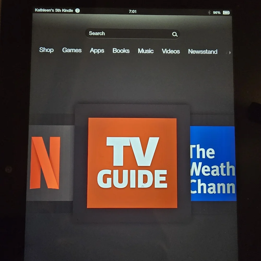 Amazon Kindle Fire Tablet Fire HD 9 1/2 By 6 1/2.. 16GB, Wi-Fi, Newish